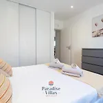 Modern 2-bed Apartment, Pool, Διαμέρισμα