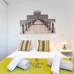 Διαμέρισμα Modern 2-bed Apartment, Pool, *