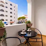 Modern 2-bed Apartment, Pool, *