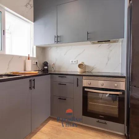 Modern 2-bed Apartment, Pool, 알부페이라