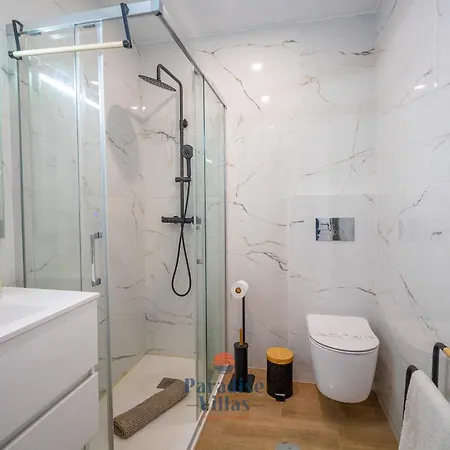 Apartament Modern 2-bed Apartment, Pool, *