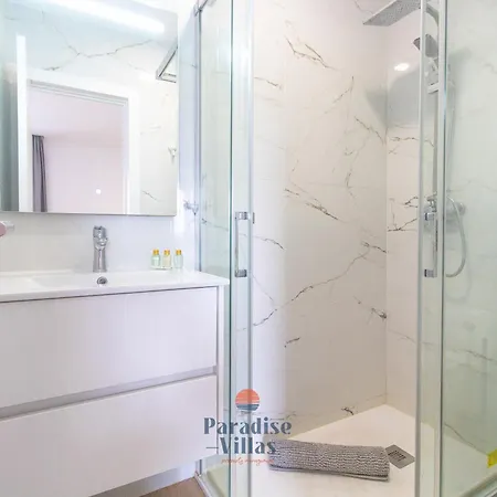 Modern 2-bed Apartment, Pool, Apartament *