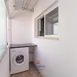 Modern 2-bed Apartment, Pool, Apartment Albufeira